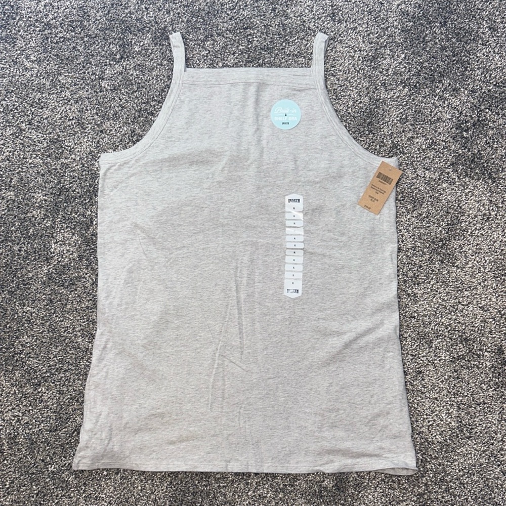 *NWT* Duluth High Neck No Yank Tank